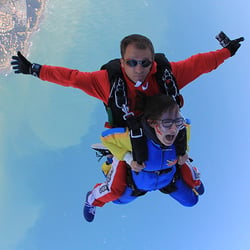 Coffret cadeau Saut en parachute et activités extrêmes 