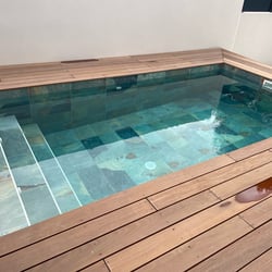 Carrelage piscine effet pierre naturelle ANTI DERAPANT - R11-  OXFORD BALI VERT 30x60 cm - 1.26 m² 