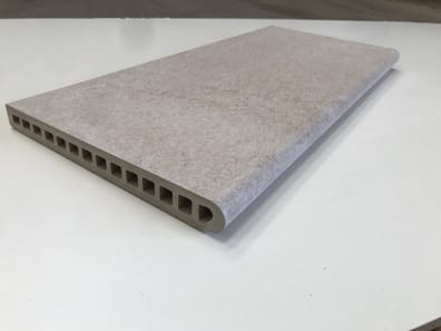 Bord de piscine carrelage effet béton PIRINEOS BLANC ANTIDERAPANT - 28x66.5/4