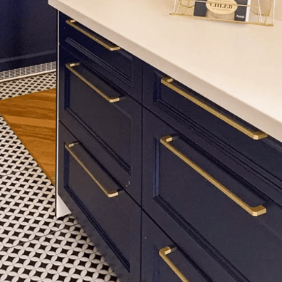 Carrelage vintage avec motif de quatre feuille noir et blanc