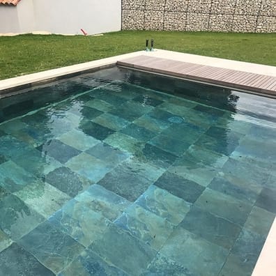 Carrelage piscine effet pierre naturelle MULTICOLOR NATURALE 40.8X61.4 - 1.25M²/BTE