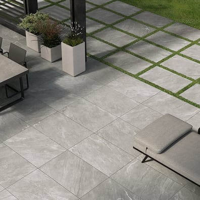 Carrelage anti dérapant en grès cérame effet pierre CAIRNS GRIGIO CHIARO ANTISLIP 30X60 - 1,08m²