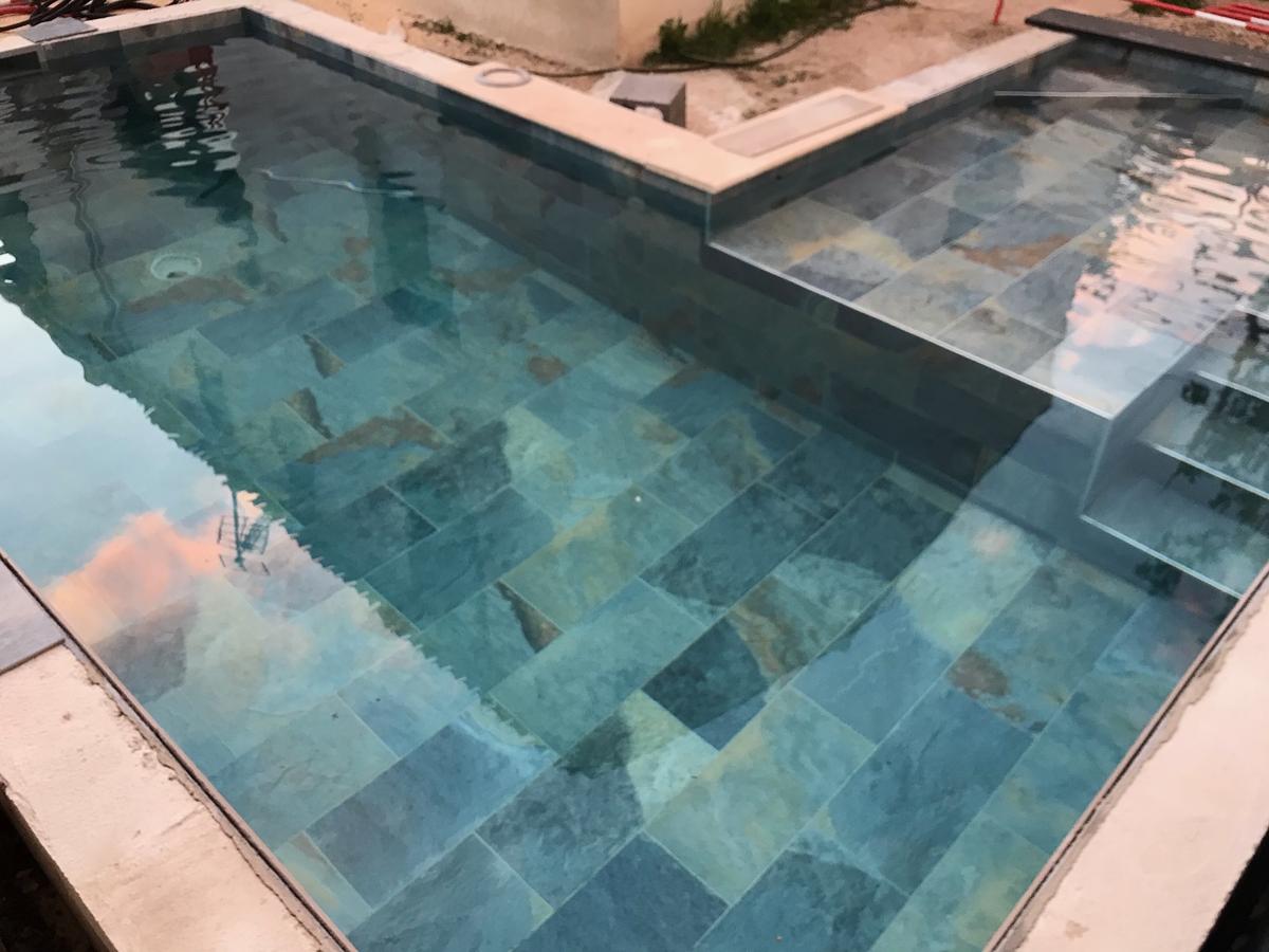 Carrelage piscine effet pierre naturelle FIDJI 15x15 cm R9 - 0.99 m² - 6