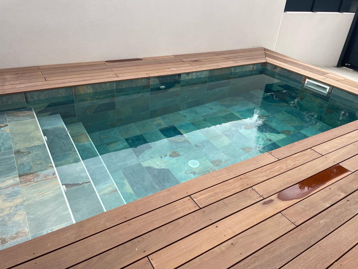 Lot de 6.30 m² - Carrelage piscine effet pierre naturelle OXFORD BALI VERT 30x60 cm - 1