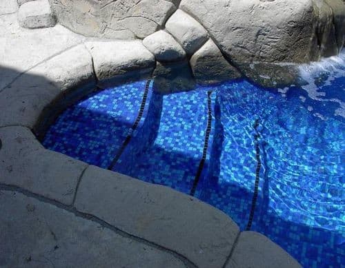 ECHANTILLON (taille variable) de Mosaique piscine Mix de Bleu Deep Swimming 32.7x32.7 cm - 1