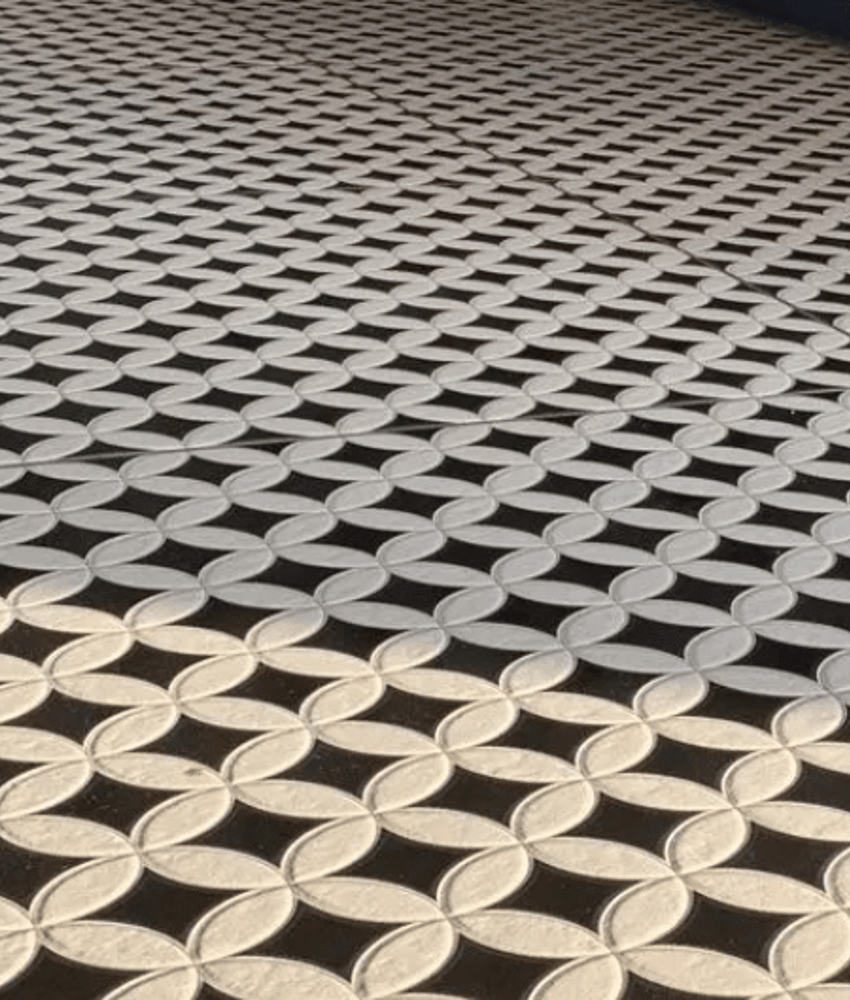 Carrelage vintage avec motif de quatre feuille noir et blanc