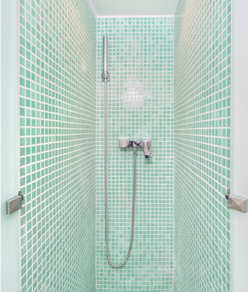 Carrelage piscine créative Carrelage uni 5x5 cm vert céladon EDERA MATT sur trame - 1m² - As de Carreaux