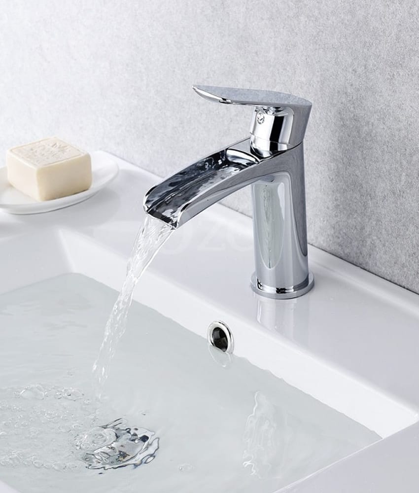 Mitigeur lavabo cascade YREKA chromé