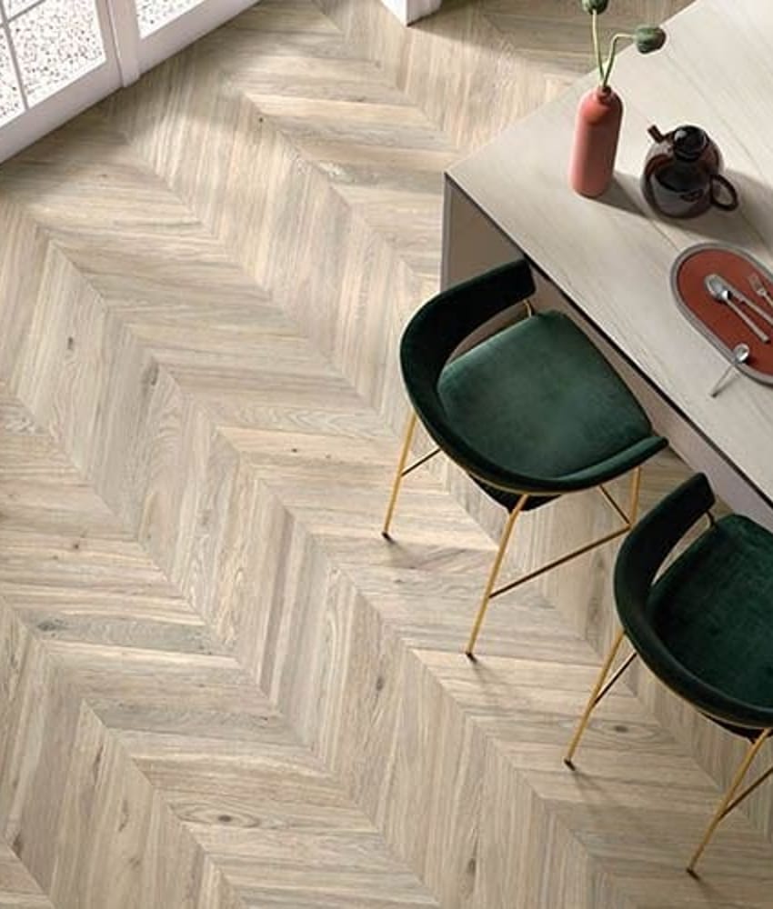 Plinthe aspect bois ANDRIA FUME 6,5X120- 8 Unités