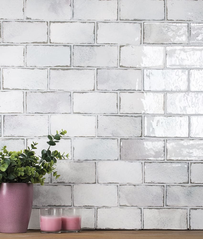Parement brillant effet brique usé MANOVO SEDATE WHITE 13X39,5 - 0,51m²
