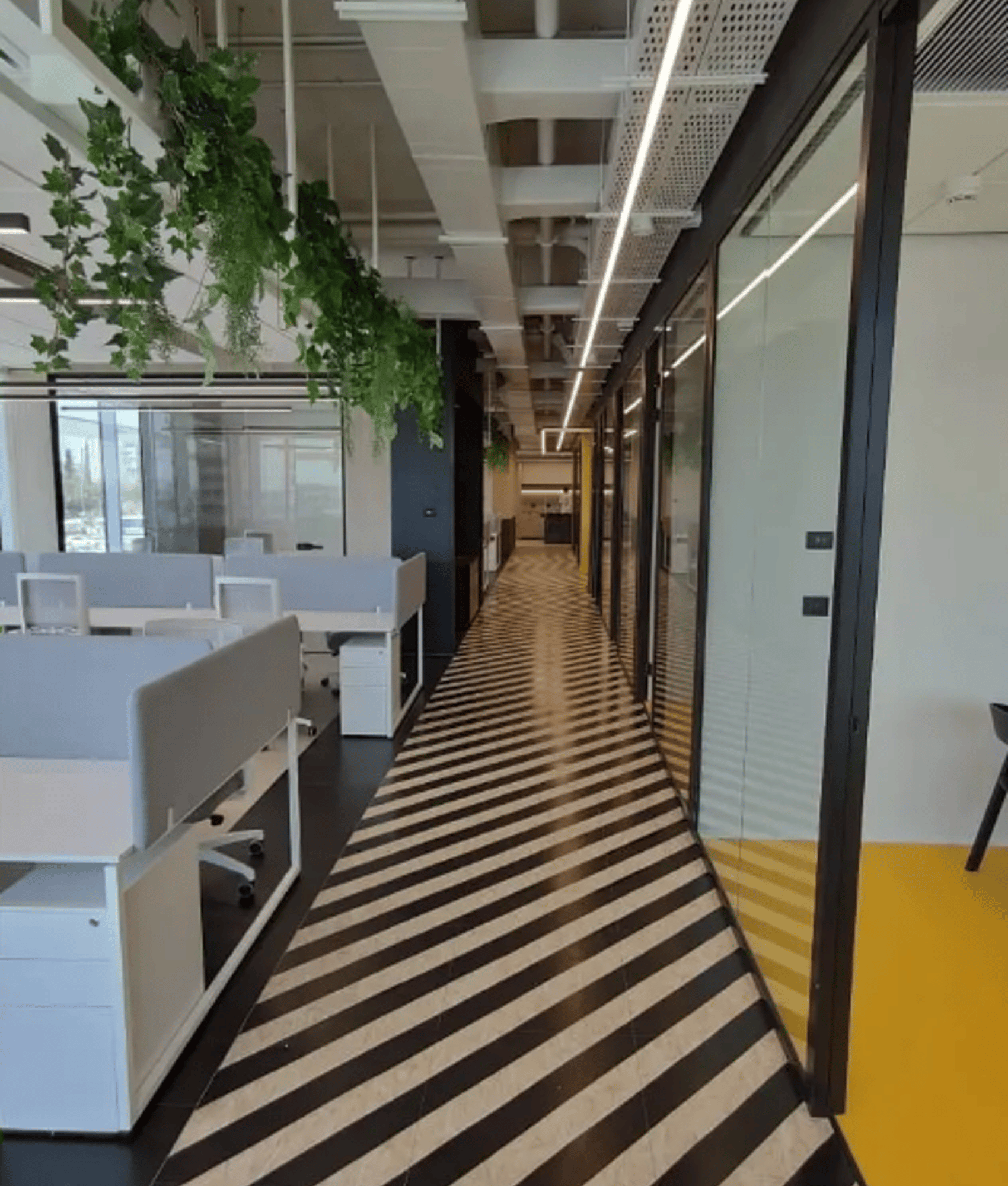 Carrelage imitation parquet Carrelage imitation bois aggloméré NENETS NOIR 59.3X59.3 cm - 1.06 m² - As de Carreaux