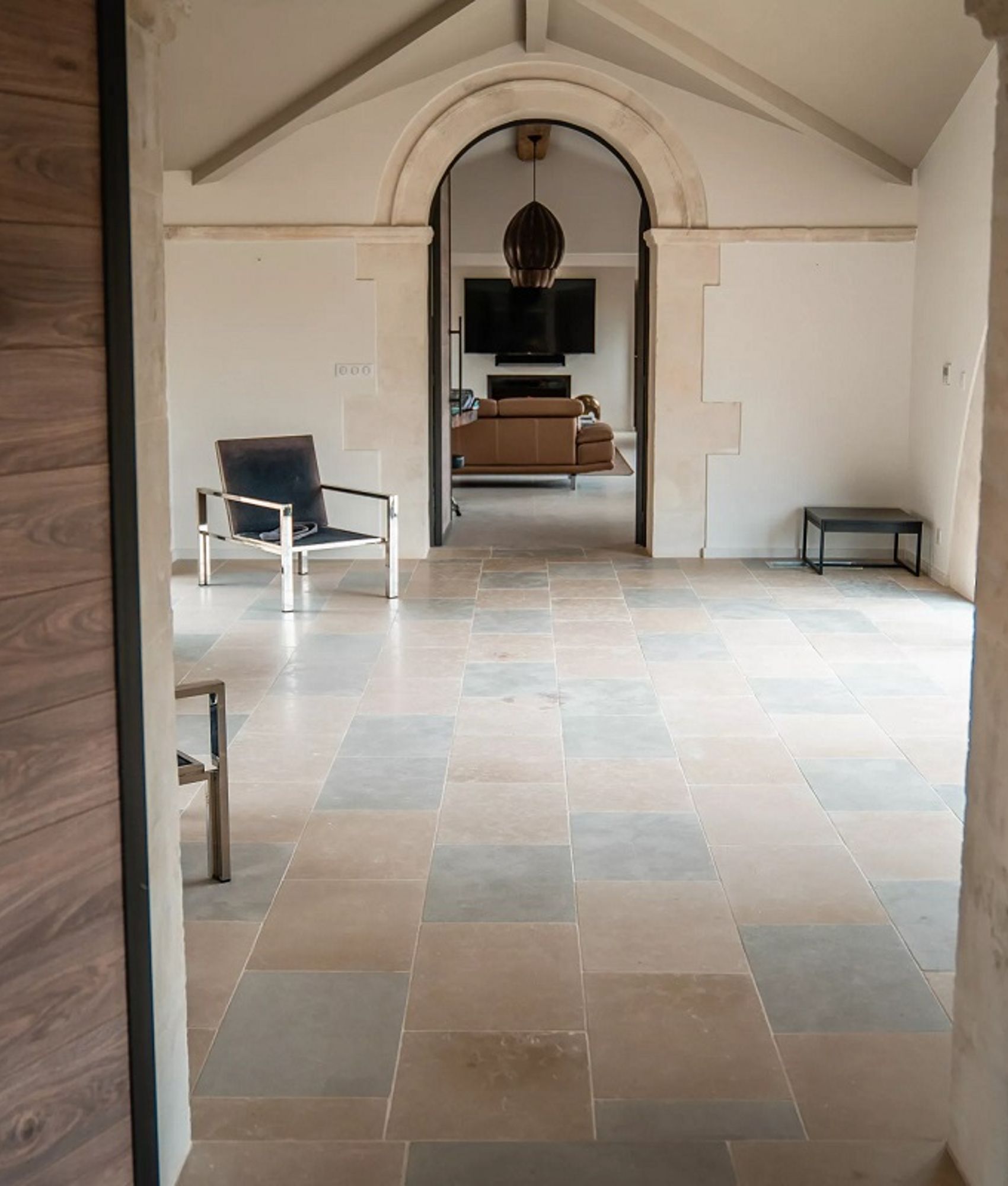 CASABLANCA GRISE TUMBLED 1CH 40X60X1.5 - 0,24 m²