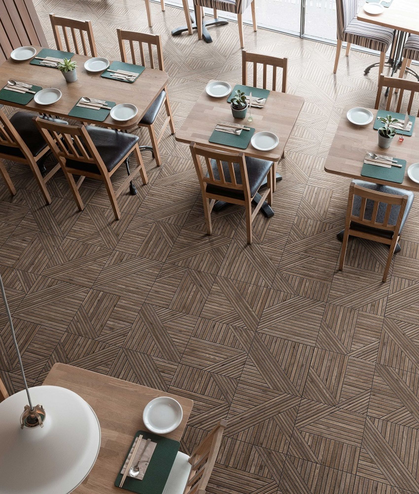 TRIVOR WALNUT 44X44 - 1,37 m²