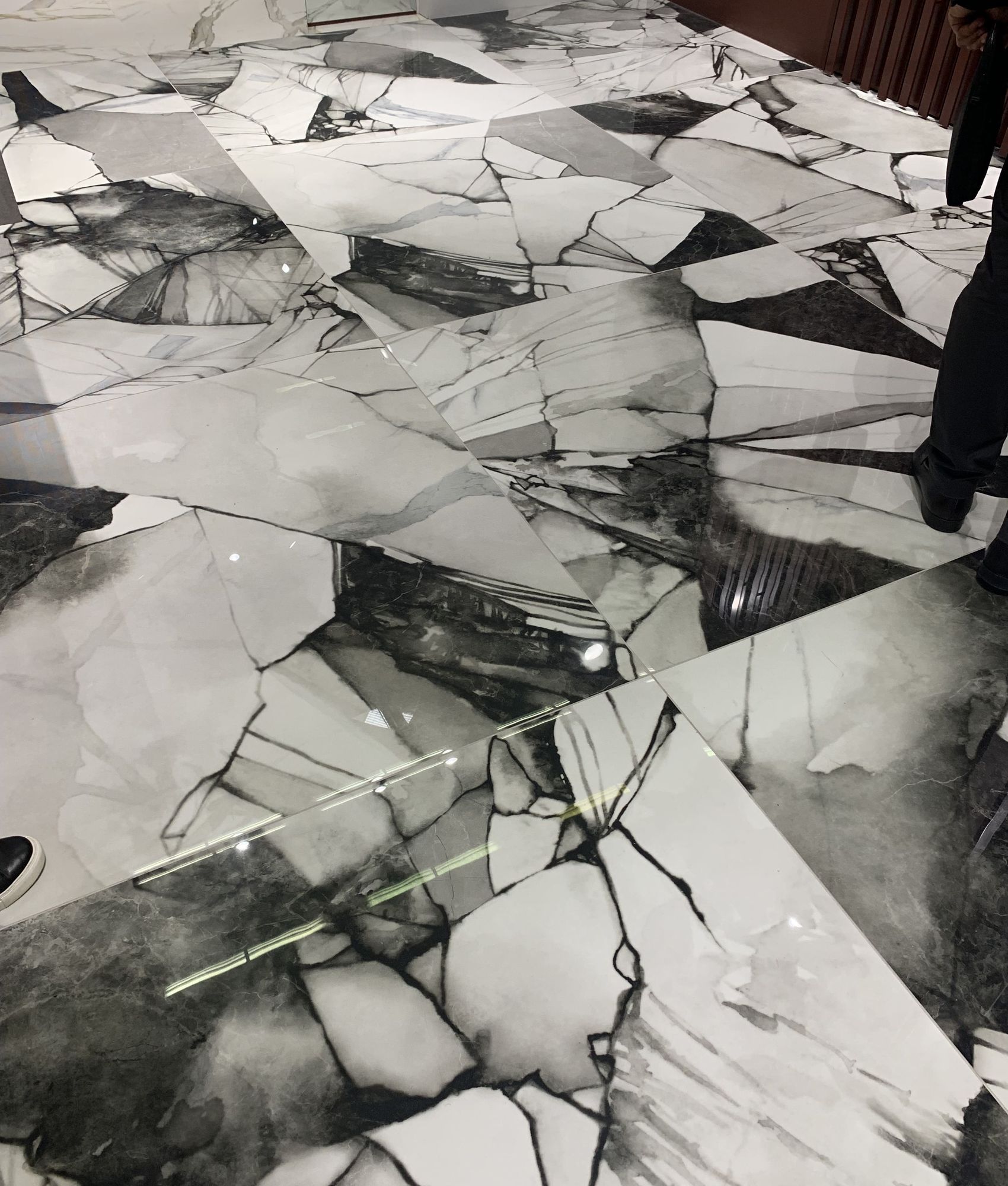 Carreau style marbre coloré 120x120 cm BOUTIQUE BLOOM - 1.44m²